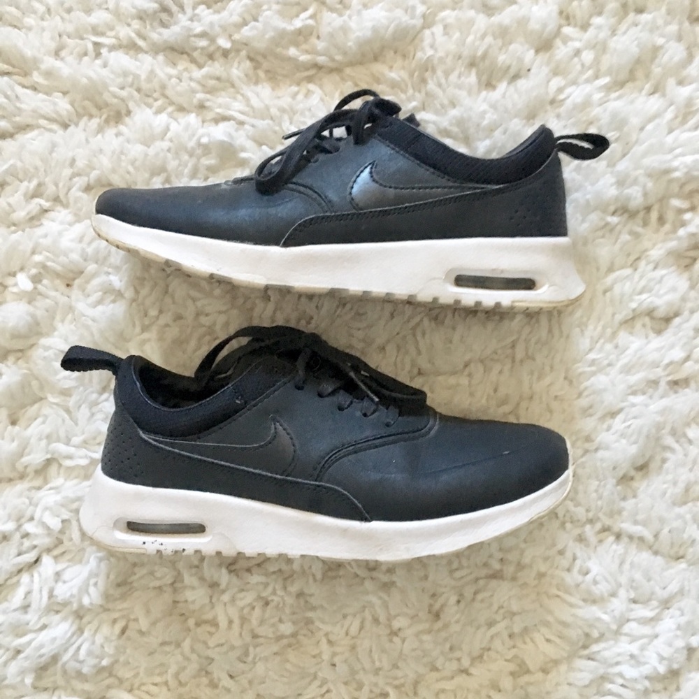 Women's Air Max Thea SE Running Shoe black